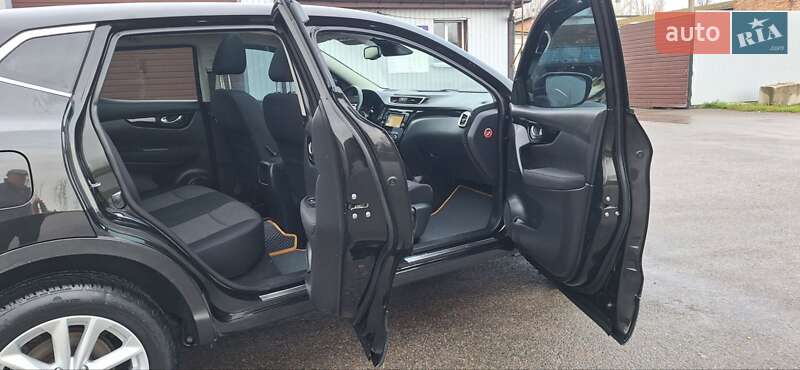 Внедорожник / Кроссовер Nissan Qashqai 2015 в Новоархангельске