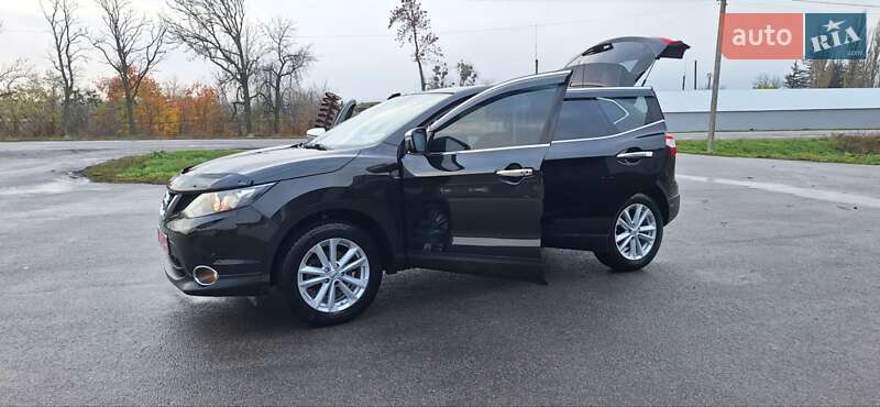 Внедорожник / Кроссовер Nissan Qashqai 2015 в Новоархангельске