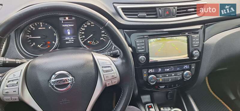 Внедорожник / Кроссовер Nissan Qashqai 2015 в Новоархангельске