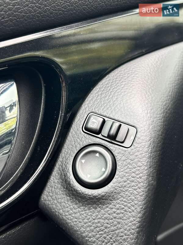 Внедорожник / Кроссовер Nissan Qashqai 2014 в Сумах