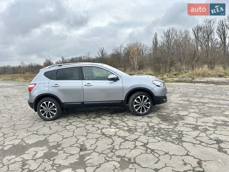 Внедорожник / Кроссовер Nissan Qashqai 2010 в Хмельницком