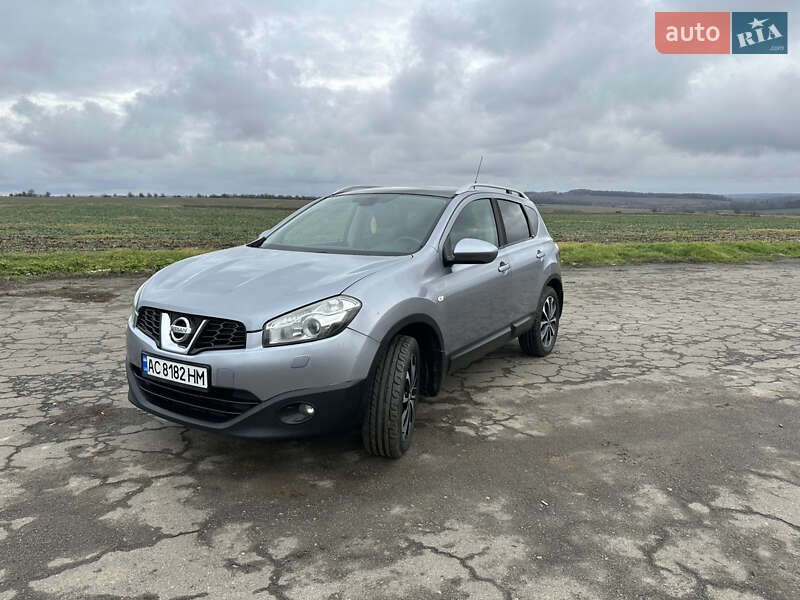 Внедорожник / Кроссовер Nissan Qashqai 2010 в Хмельницком