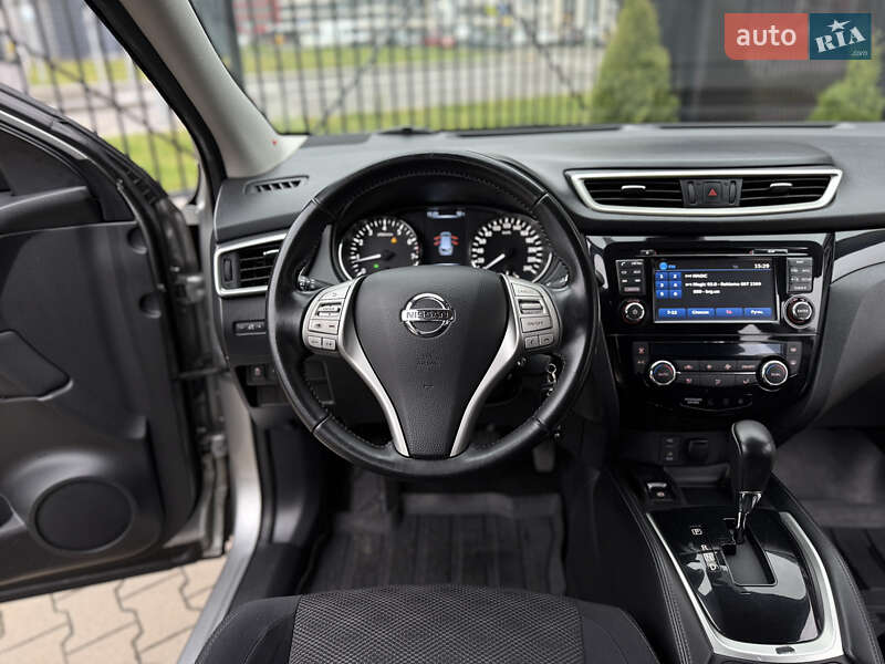 Внедорожник / Кроссовер Nissan Qashqai 2015 в Киеве