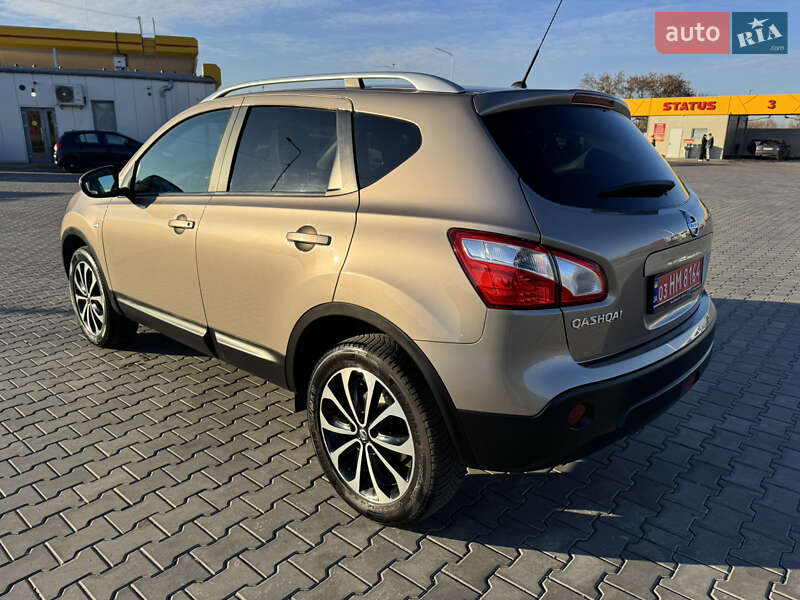 Позашляховик / Кросовер Nissan Qashqai 2012 в Луцьку