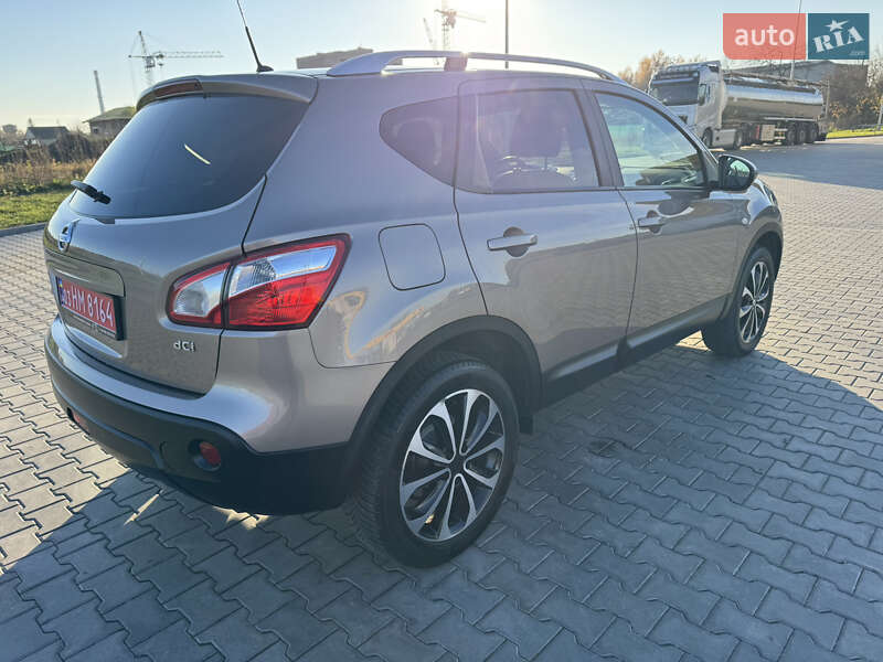 Позашляховик / Кросовер Nissan Qashqai 2012 в Луцьку