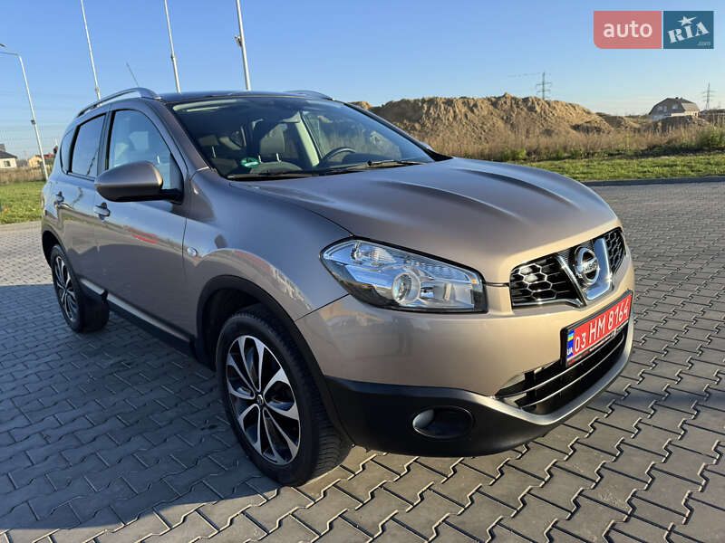 Позашляховик / Кросовер Nissan Qashqai 2012 в Луцьку
