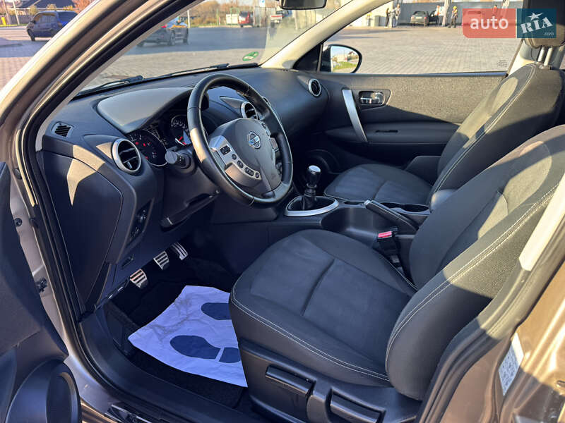 Позашляховик / Кросовер Nissan Qashqai 2012 в Луцьку