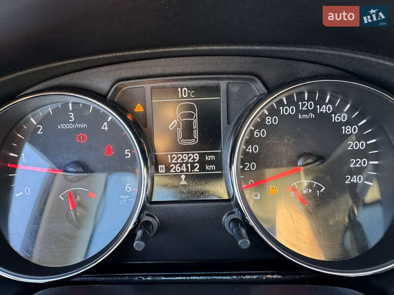 Позашляховик / Кросовер Nissan Qashqai 2012 в Луцьку