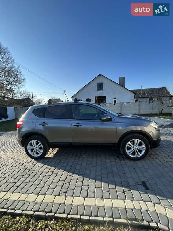 Позашляховик / Кросовер Nissan Qashqai 2011 в Турійську