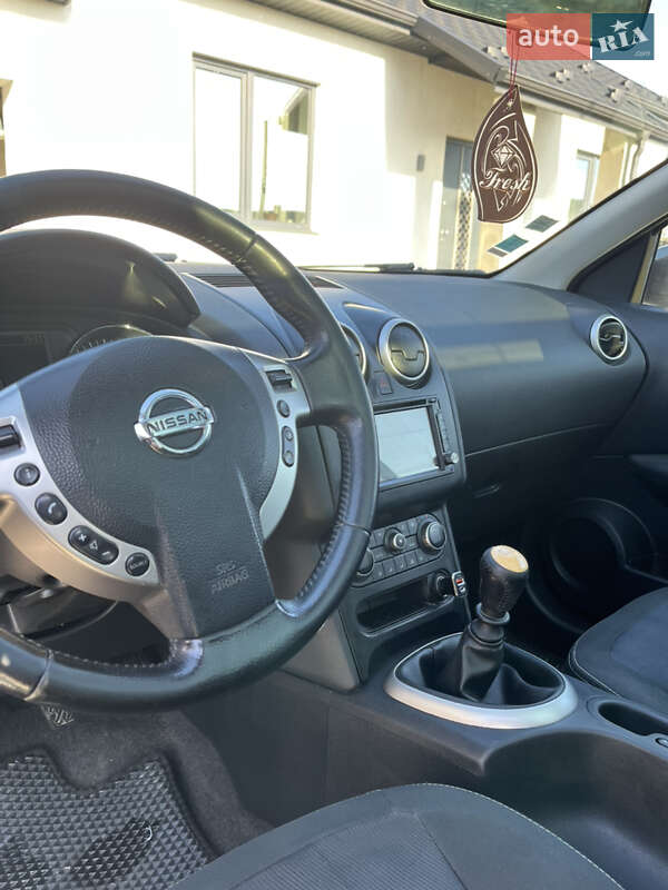Позашляховик / Кросовер Nissan Qashqai 2011 в Турійську