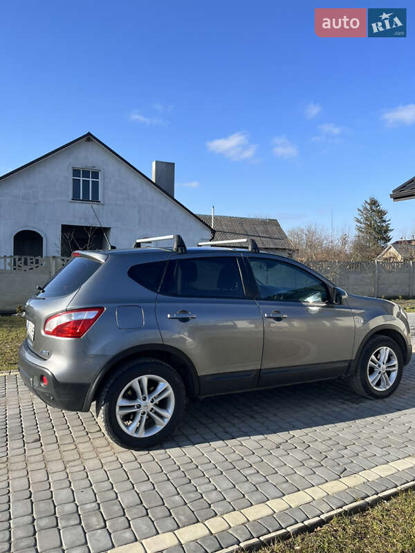 Позашляховик / Кросовер Nissan Qashqai 2011 в Турійську