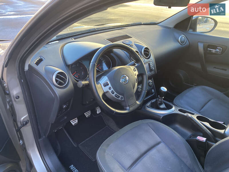 Внедорожник / Кроссовер Nissan Qashqai 2010 в Ивано-Франковске