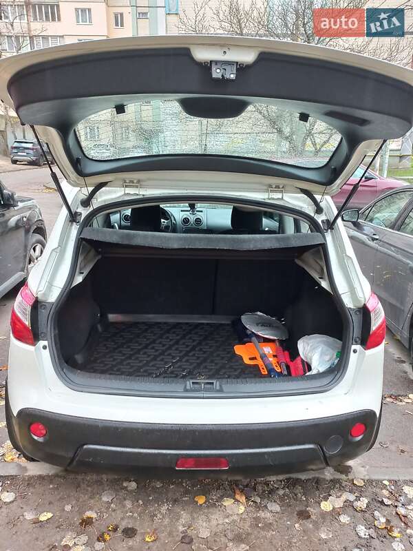 Внедорожник / Кроссовер Nissan Qashqai 2013 в Киеве фото 9 Внедорожник / Кроссовер Nissan Qashqai 2013 в Киеве
