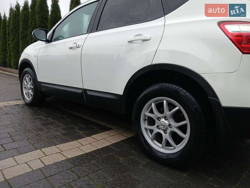 Внедорожник / Кроссовер Nissan Qashqai 2010 в Кременце