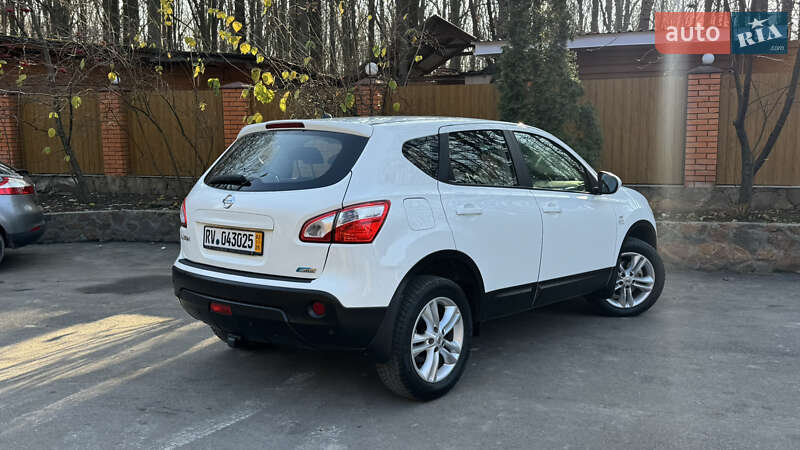 Внедорожник / Кроссовер Nissan Qashqai 2014 в Виннице