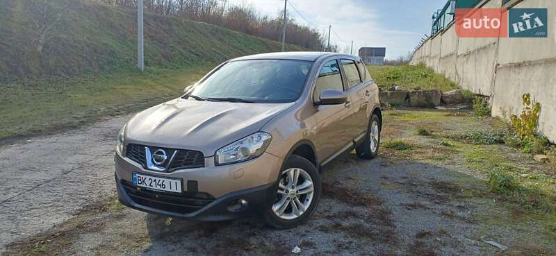 Внедорожник / Кроссовер Nissan Qashqai 2010 в Ровно фото 2 Внедорожник / Кроссовер Nissan Qashqai 2010 в Ровно