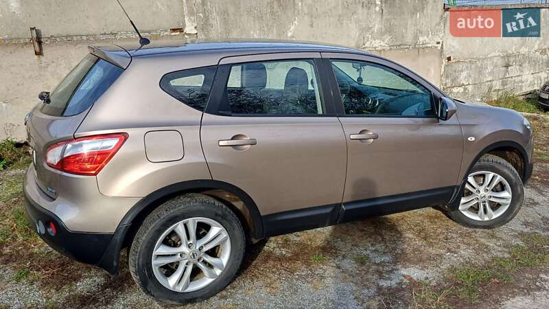 Внедорожник / Кроссовер Nissan Qashqai 2010 в Ровно фото 10 Внедорожник / Кроссовер Nissan Qashqai 2010 в Ровно