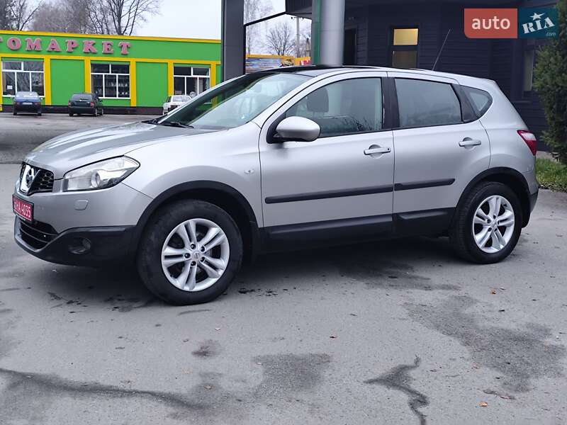 Внедорожник / Кроссовер Nissan Qashqai 2010 в Звягеле