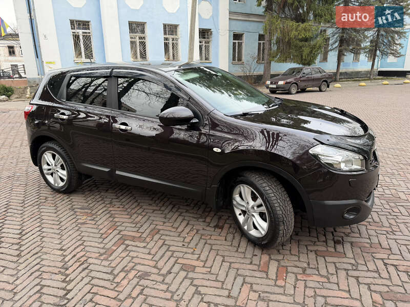 Внедорожник / Кроссовер Nissan Qashqai 2011 в Конотопе