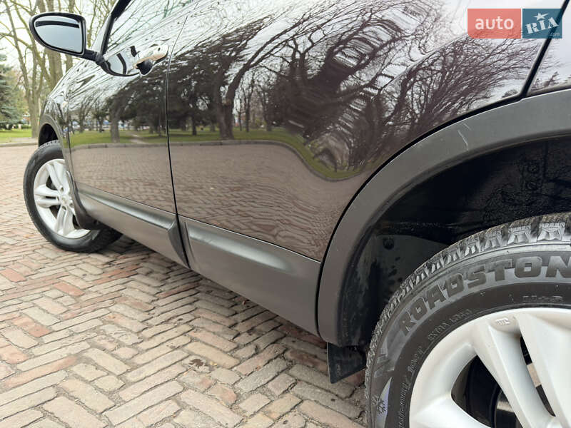 Внедорожник / Кроссовер Nissan Qashqai 2011 в Конотопе