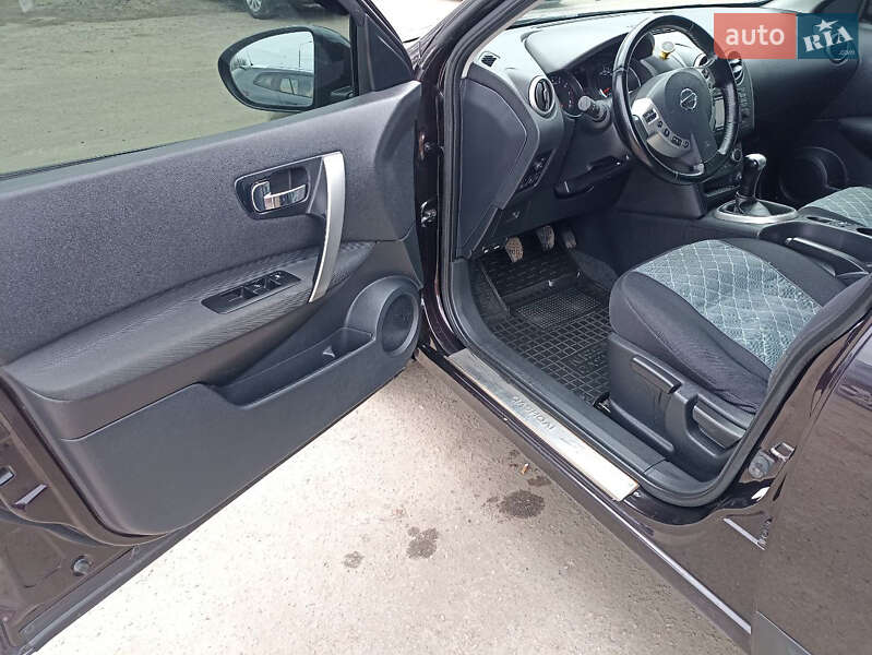 Внедорожник / Кроссовер Nissan Qashqai 2011 в Конотопе