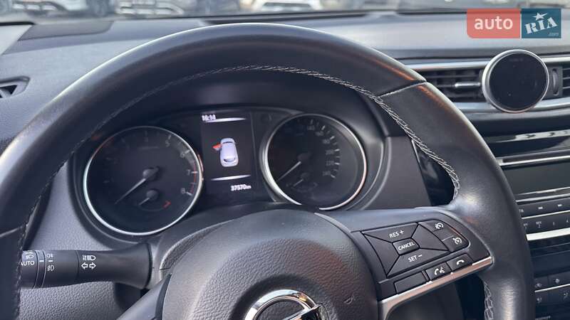 Позашляховик / Кросовер Nissan Qashqai 2020 в Чернівцях