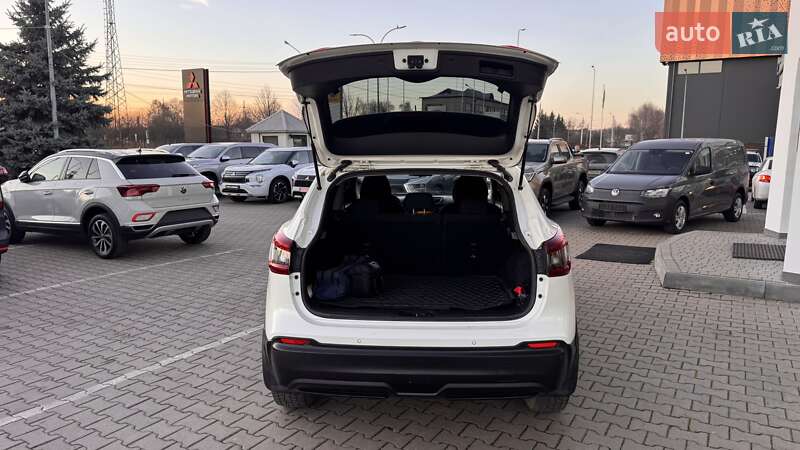 Позашляховик / Кросовер Nissan Qashqai 2020 в Чернівцях