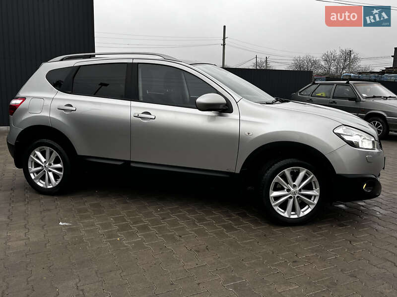 Внедорожник / Кроссовер Nissan Qashqai 2011 в Косове