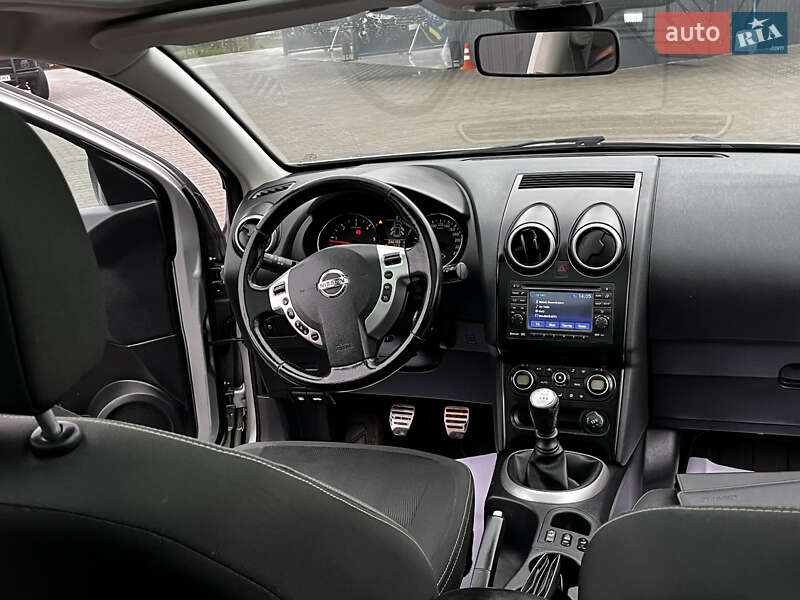 Внедорожник / Кроссовер Nissan Qashqai 2011 в Косове