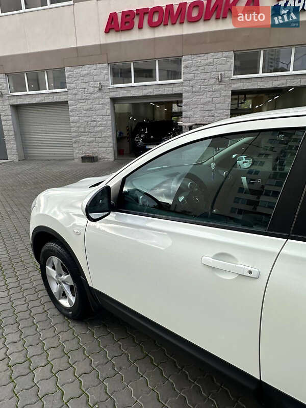 Позашляховик / Кросовер Nissan Qashqai 2010 в Одесі