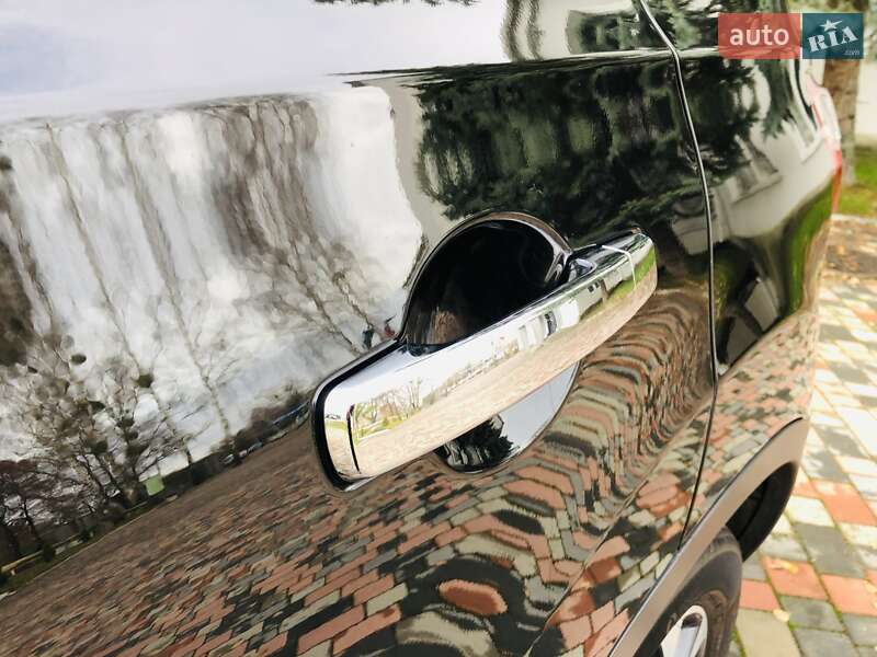 Позашляховик / Кросовер Nissan Qashqai 2012 в Житомирі