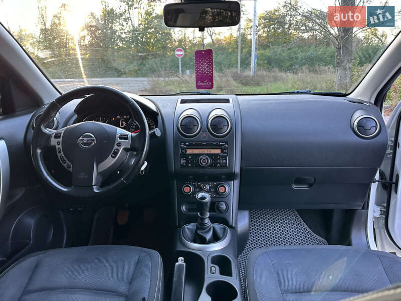 Внедорожник / Кроссовер Nissan Qashqai 2010 в Кицмани