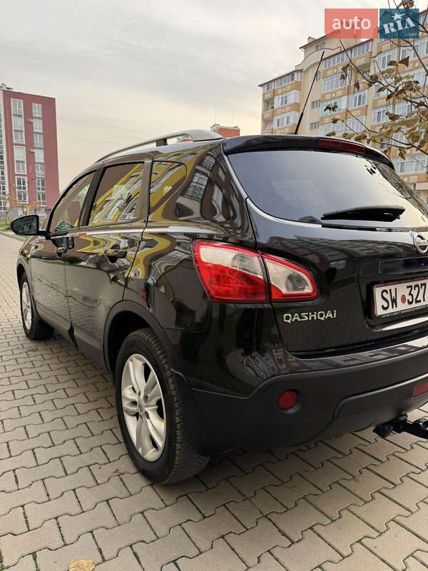 Внедорожник / Кроссовер Nissan Qashqai 2011 в Черновцах