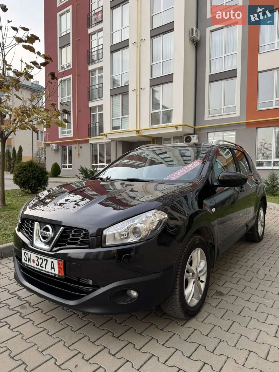 Пропоную Вашій увазі щойно пригнаний з Німеччини Nissan Qashqai 2.0 дизель на автоматі, повний привід. Розмитнений + сертифікат, готовий до першої реєстрації. Машина в доглянутому стані як візуально так і технічно. Комплектація Bose, все працює, жодних зауважень.Салон не прокурений, охайний, електрика працює.Резина зимня 2024 року.