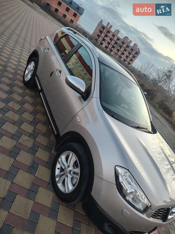 Внедорожник / Кроссовер Nissan Qashqai 2012 в Гайсине