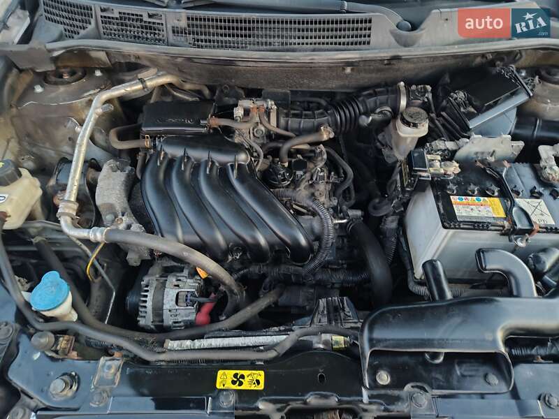 Внедорожник / Кроссовер Nissan Qashqai 2012 в Гайсине