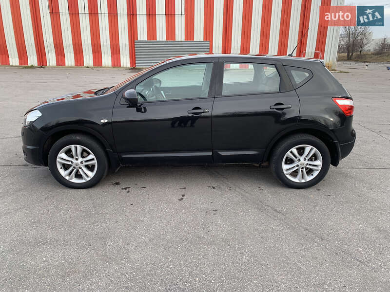 Внедорожник / Кроссовер Nissan Qashqai 2013 в Харькове