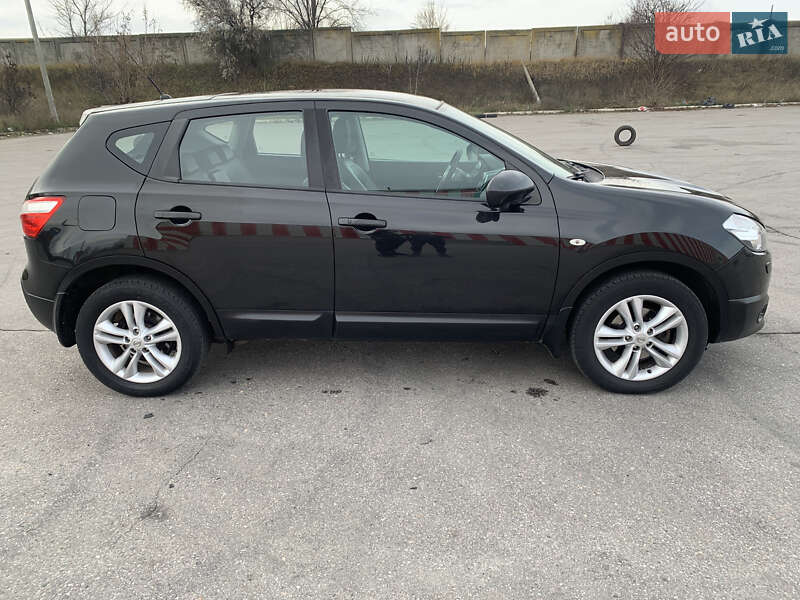 Внедорожник / Кроссовер Nissan Qashqai 2013 в Харькове