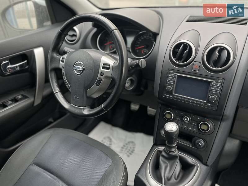 Внедорожник / Кроссовер Nissan Qashqai 2011 в Сумах