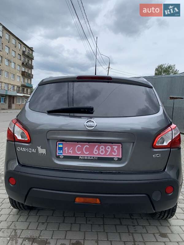 Позашляховик / Кросовер Nissan Qashqai 2012 в Коломиї