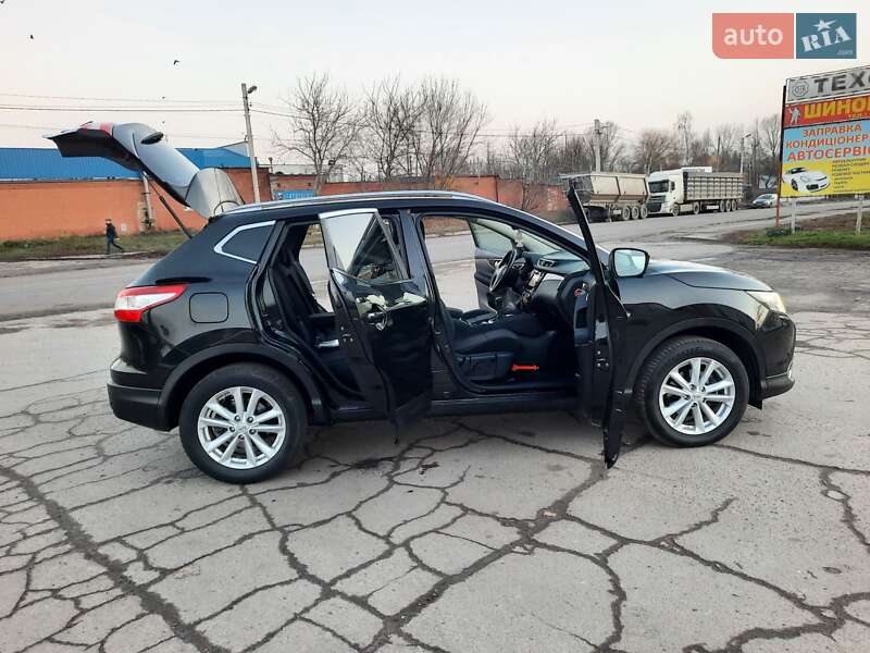 Позашляховик / Кросовер Nissan Qashqai 2015 в Полтаві фото 14 Позашляховик / Кросовер Nissan Qashqai 2015 в Полтаві