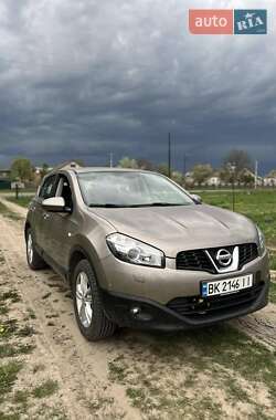 Внедорожник / Кроссовер Nissan Qashqai 2010 в Ровно