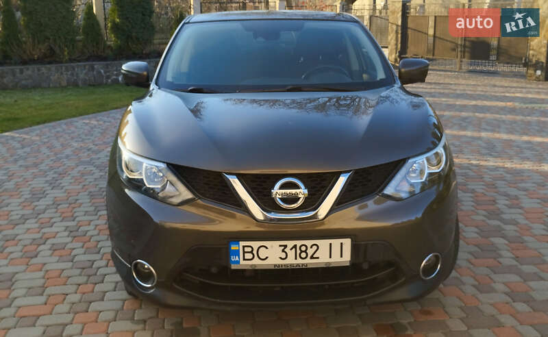 Позашляховик / Кросовер Nissan Qashqai 2015 в Львові