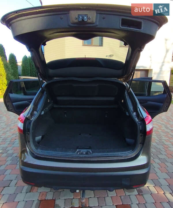 Позашляховик / Кросовер Nissan Qashqai 2015 в Львові