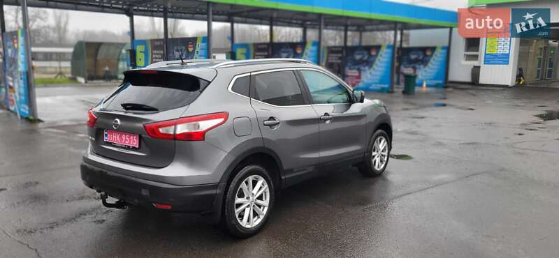 Позашляховик / Кросовер Nissan Qashqai 2015 в Кременчуці