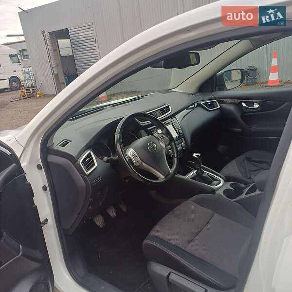 Внедорожник / Кроссовер Nissan Qashqai 2015 в Ровно