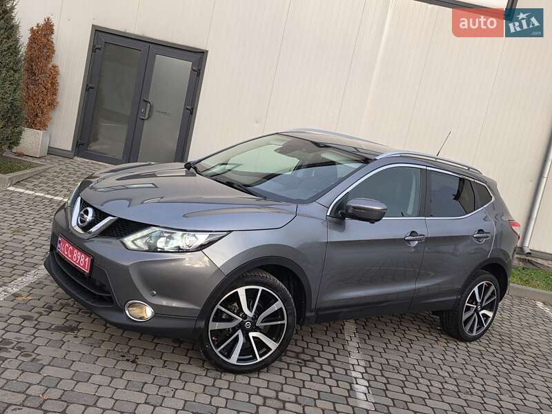 Внедорожник / Кроссовер Nissan Qashqai 2017 в Ивано-Франковске