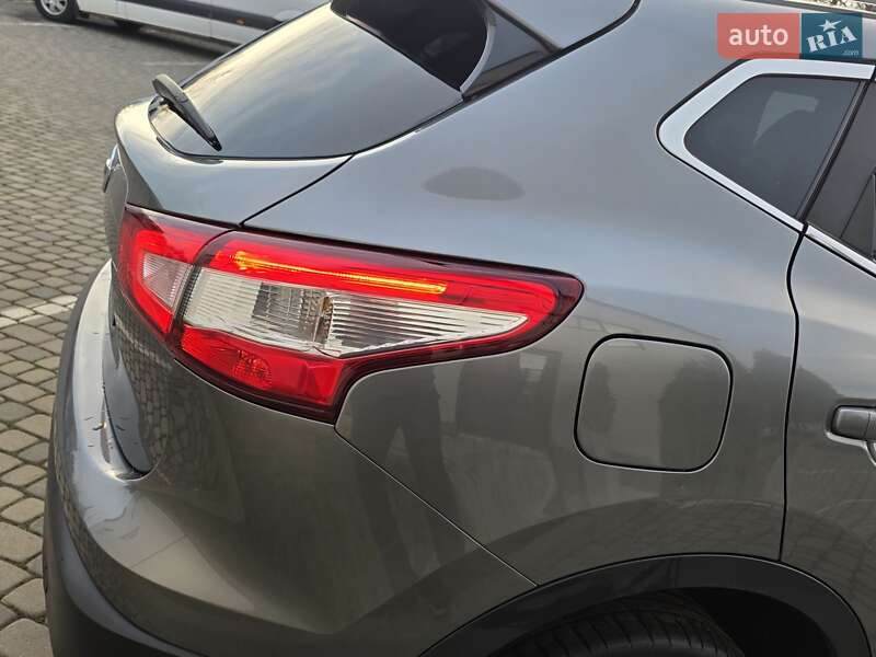 Внедорожник / Кроссовер Nissan Qashqai 2017 в Ивано-Франковске