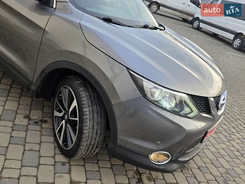 Внедорожник / Кроссовер Nissan Qashqai 2017 в Ивано-Франковске