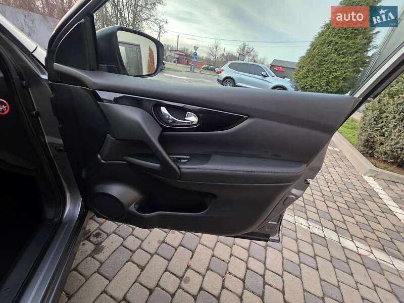 Внедорожник / Кроссовер Nissan Qashqai 2017 в Ивано-Франковске